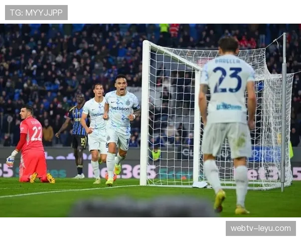 劳塔罗更衣室展现领袖风采 成为球队凝聚力核心