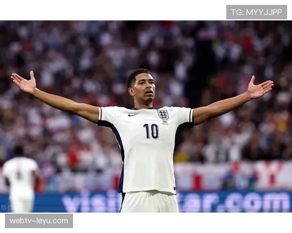 贝林厄姆闪耀赛场，强势崛起成英格兰新一代足球巨星