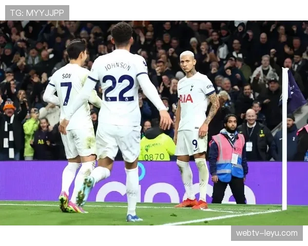 理查利森远射惊艳全场，状态回勇展现顶级射手风采