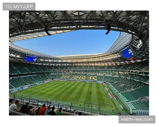 拉菲尼亚巅峰时刻回顾:持续闪耀绿茵场,诠释足球传奇魅力 拉菲尼亚巅峰时刻回顾:持续闪耀绿茵场,诠释足球传奇魅力